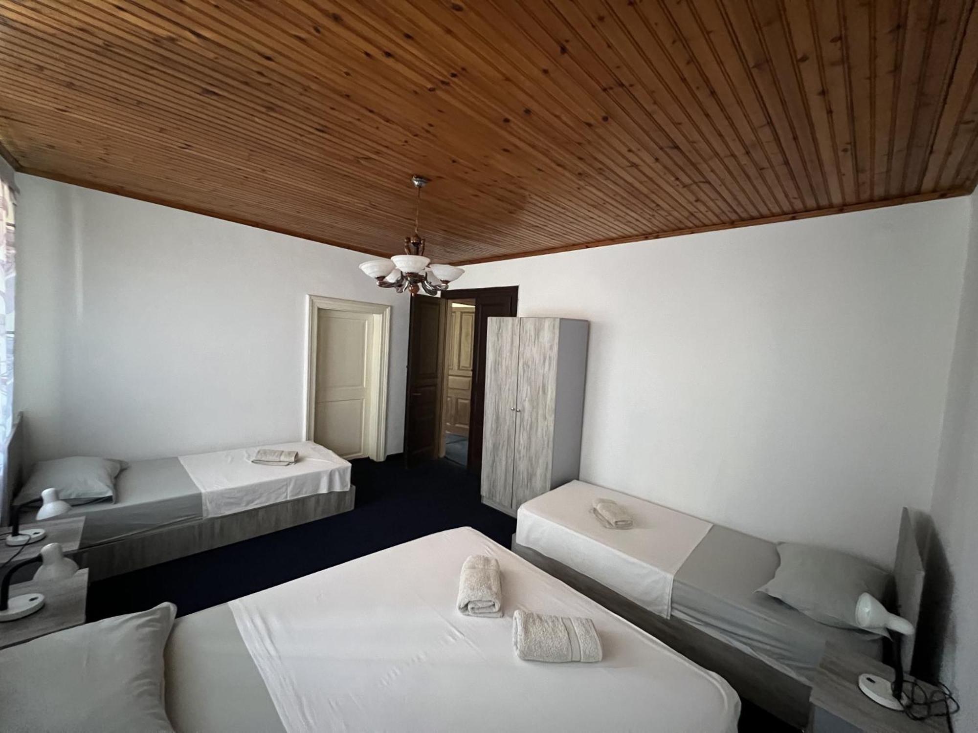 Onetwosleep Guesthouse Shkodër Esterno foto