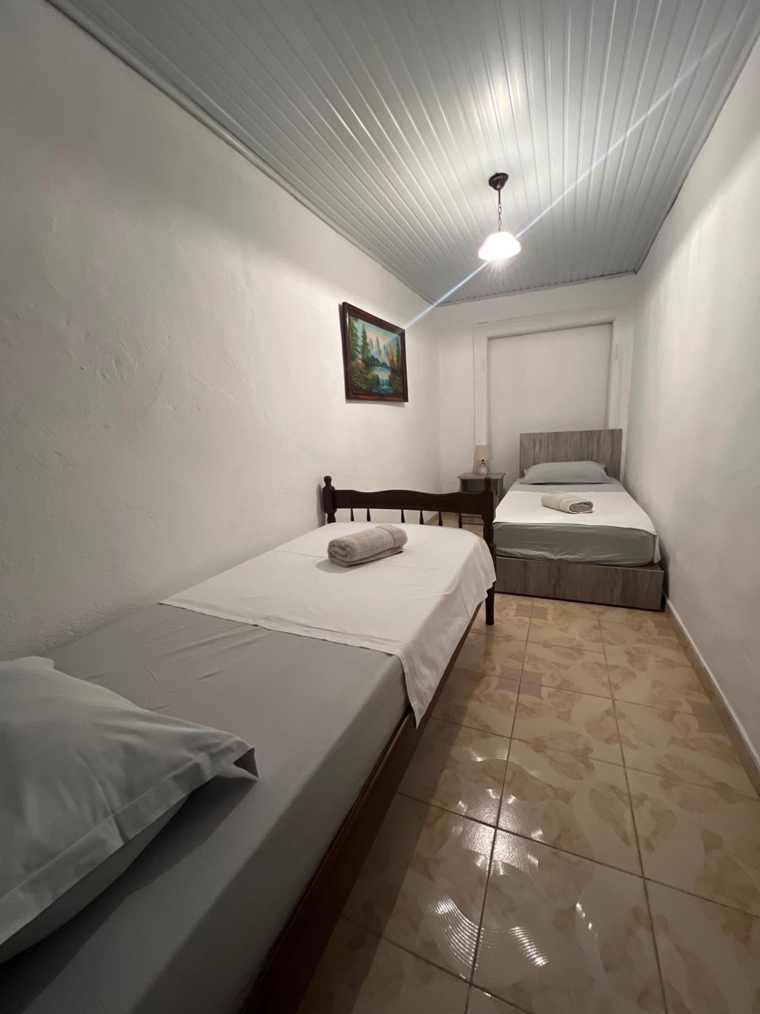 Onetwosleep Guesthouse Shkodër Esterno foto