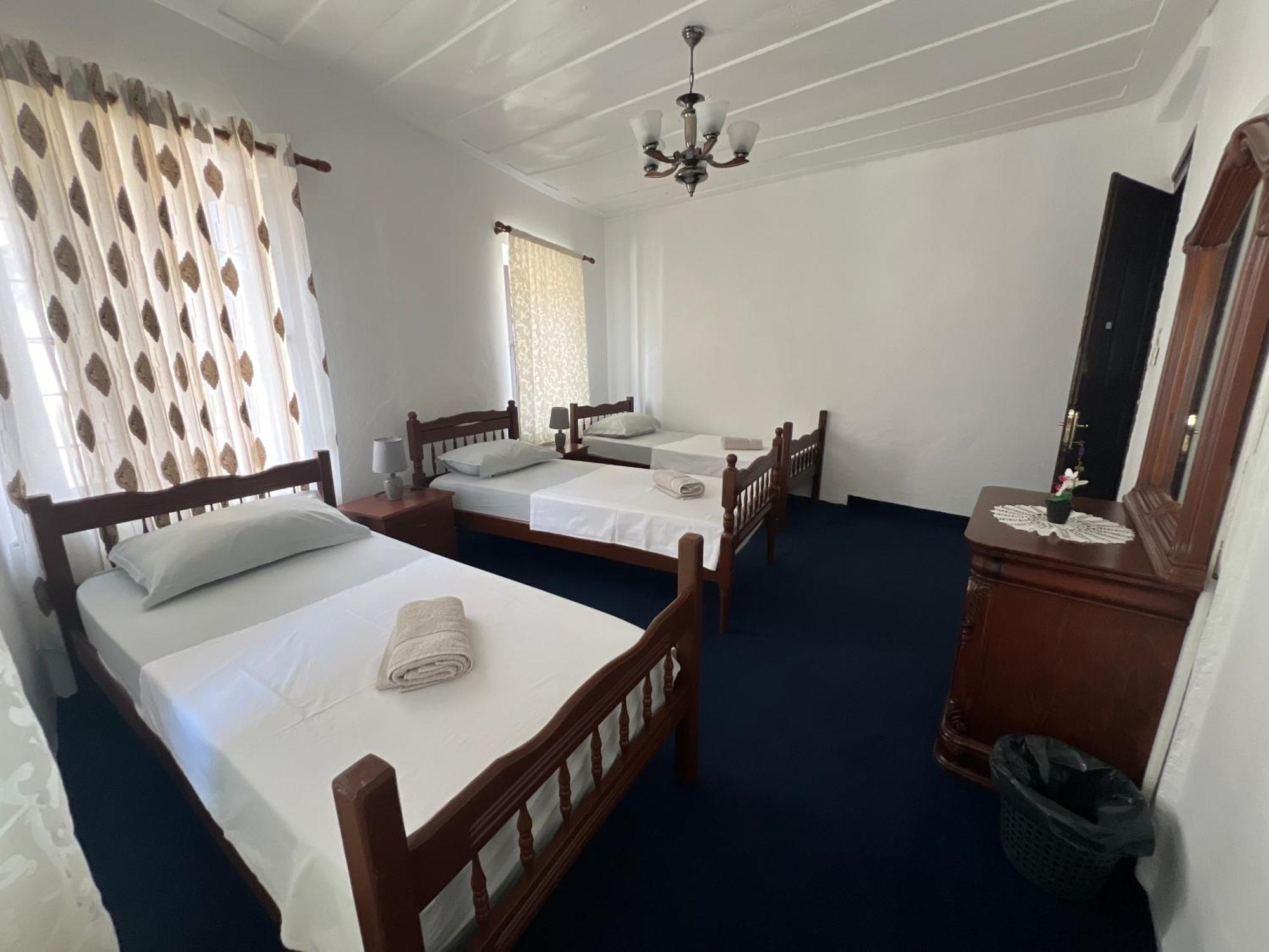 Onetwosleep Guesthouse Shkodër Esterno foto