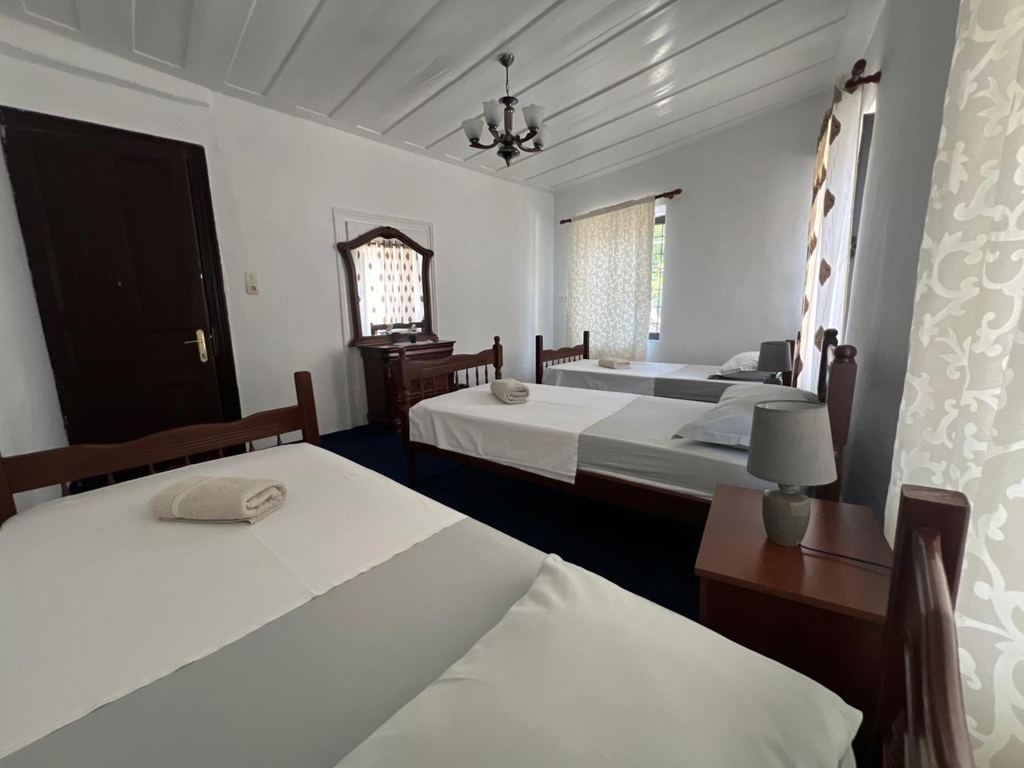 Onetwosleep Guesthouse Shkodër Esterno foto